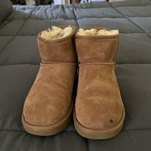 UGG Classic Mini II